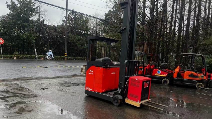 電動高位車