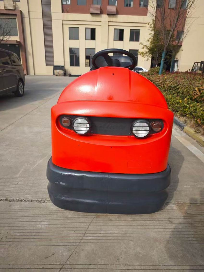 電動(dòng)牽引車